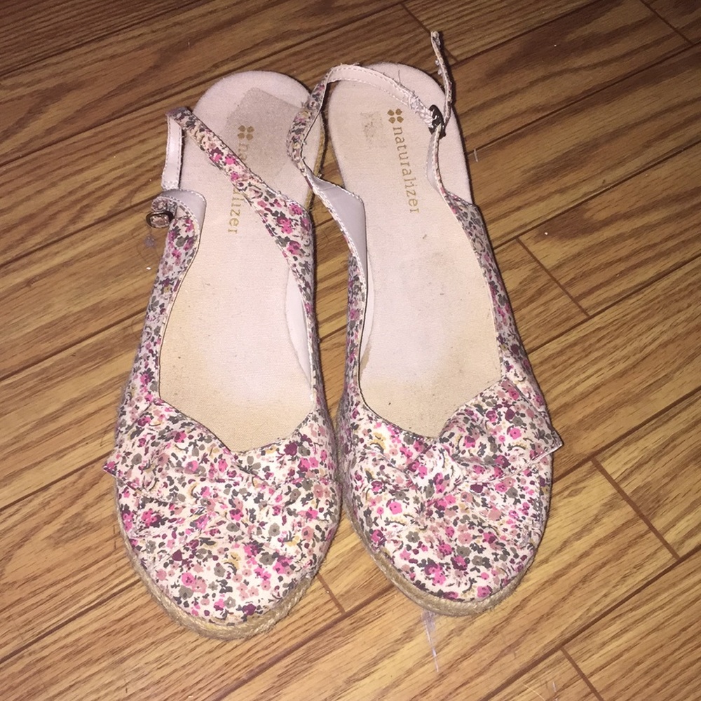 Floral kitten heels